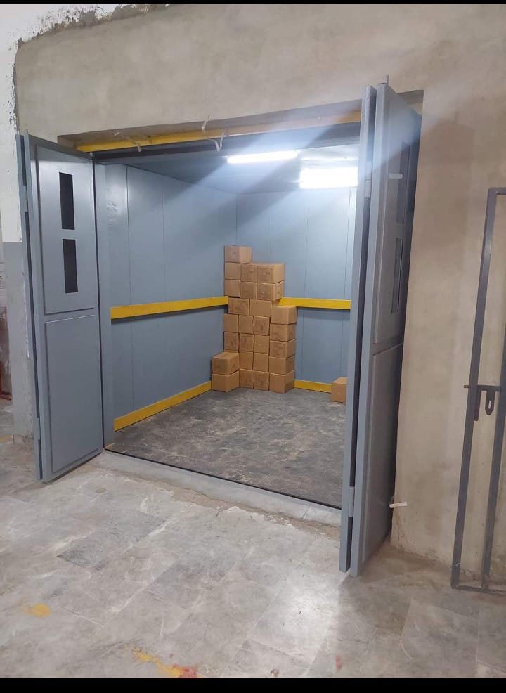 Industrial Cargo Lift